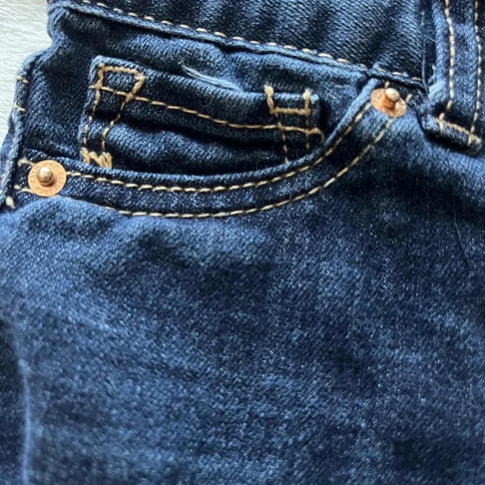 Cat & Jack kids blue jeans size 4T. Gold stitching around pockets.